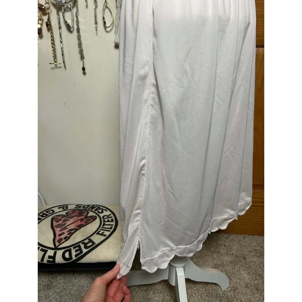 Vintage Scalloped Embroidered Half Slip Skirt Pale‎ Pink Coquette Chic Romantic